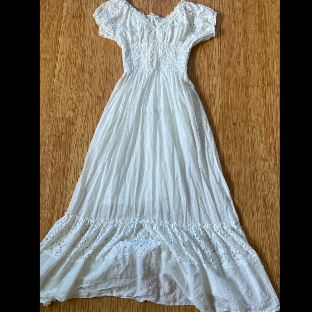 Small Anna-Kaci white lacey renaissance dress